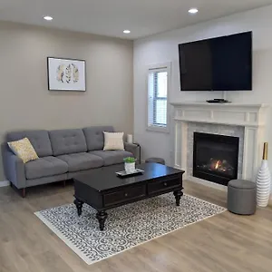 Cheer Full 4 Bed, 4 Bath Pet Friendly, Easy Access Canada