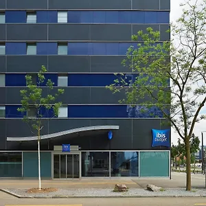 Ibis Budget City West Hotel